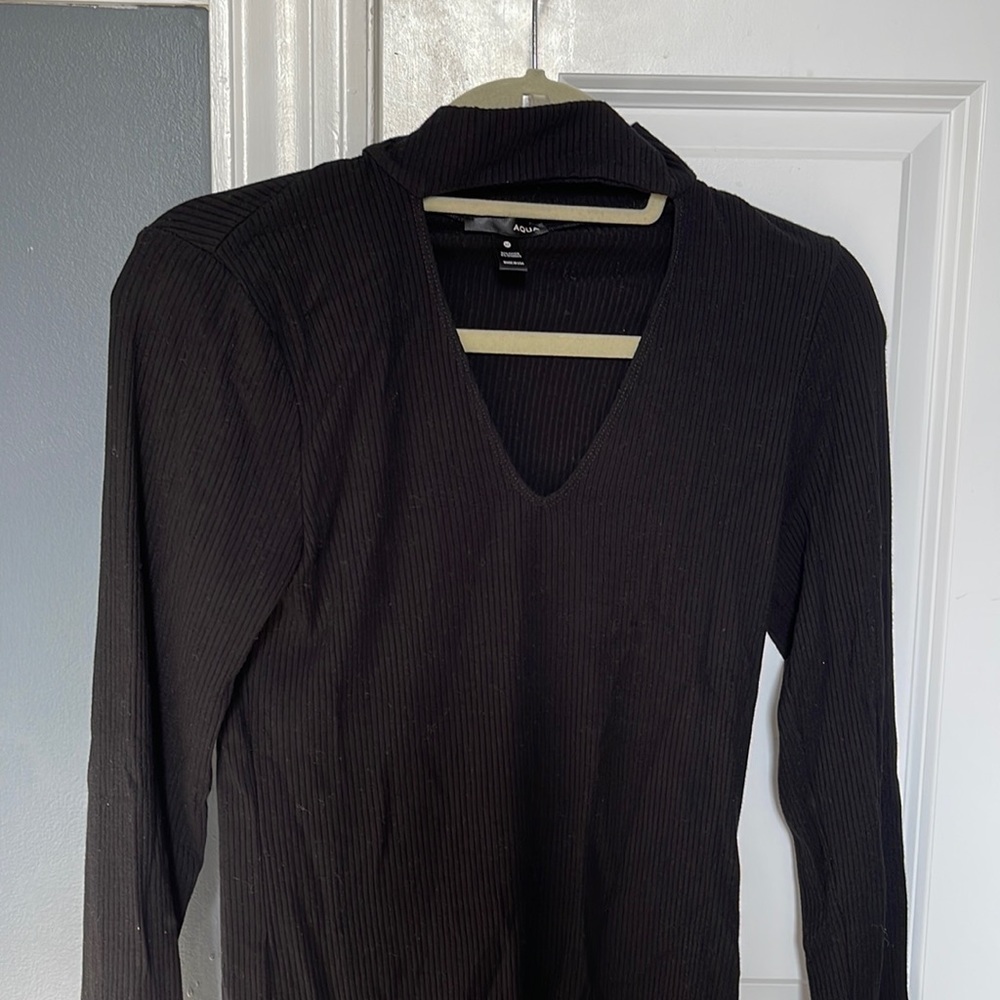 Aqua black ribbed v neck shirt stretchy material with neck attached band medium